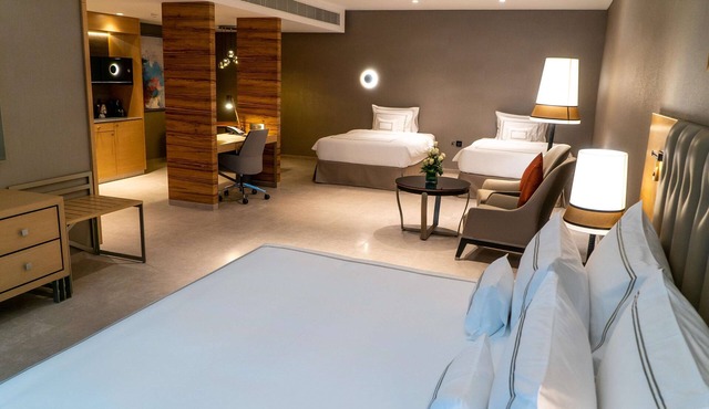 Grand Cosmopolitan Hotel