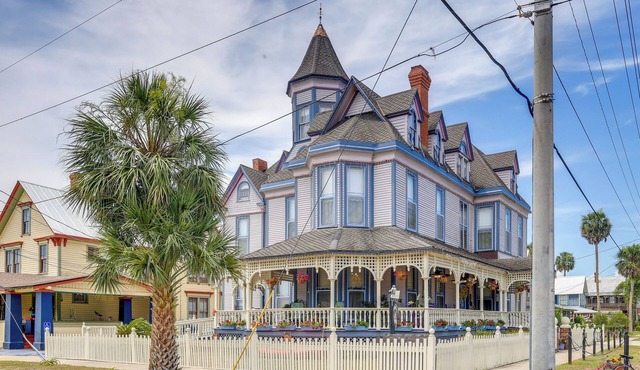 'Grand Gables' Home: 1 Block to St Johns River! in Palatka
