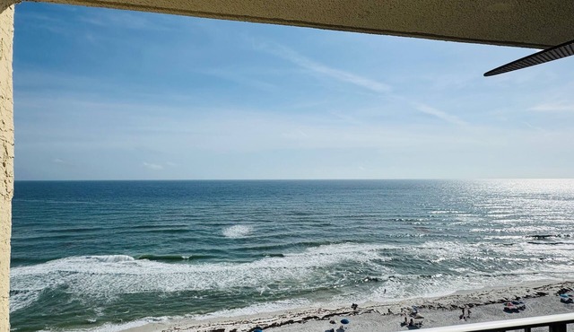 GREAT LAST MINUTE DEAL; 8/22-8/29=1250 Total!5star/Beachfront/FREE Beach Chairs!