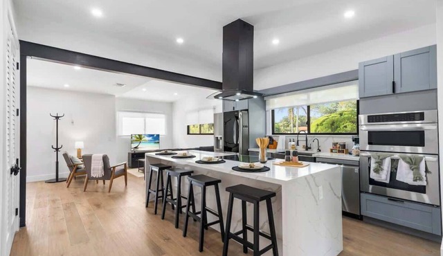 Group-Friendly Home | Patio & Parking for 5 in Miami