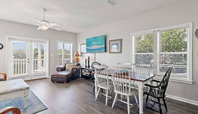 Gulf Views/Pet Friendly/Across street from Beach