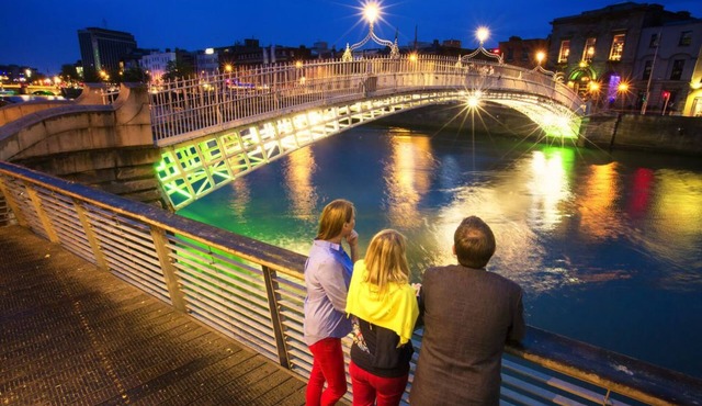 Heart of the City, Luxury Apt, 5 Star Reviews, beside Temple Bar