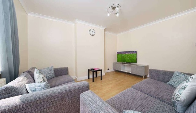 Heathrow 2 Bedroom Apartment in Harlington