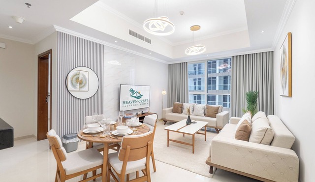 Heaven Crest Vacation Homes Downtown - Studio, 1, & 3 Bedroom Suites 2 minute walk to Dubai Mall and Burj Khalifa