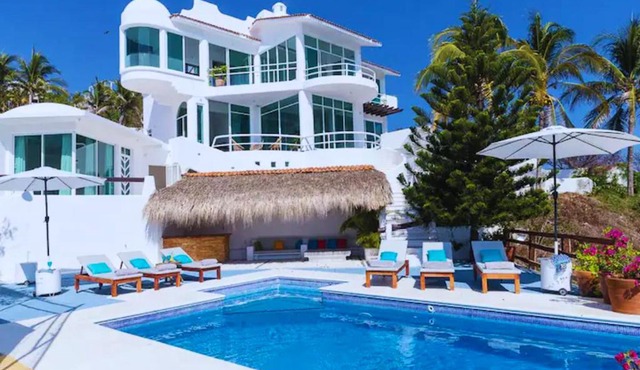 Hermosa Villa con alberca infinita Playa Zipolite in Puerto Ángel