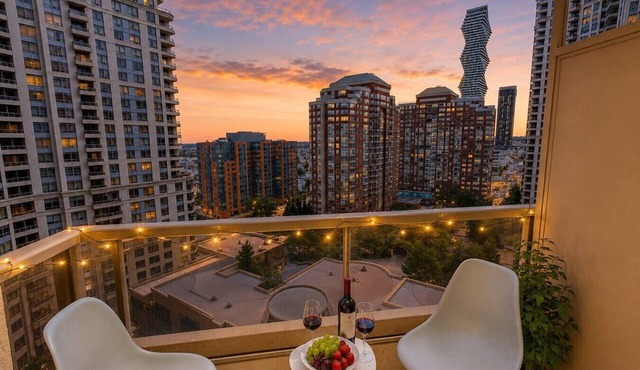 High-End 2BR/2BA Condo-Steps to Square One Mall in Mississauga