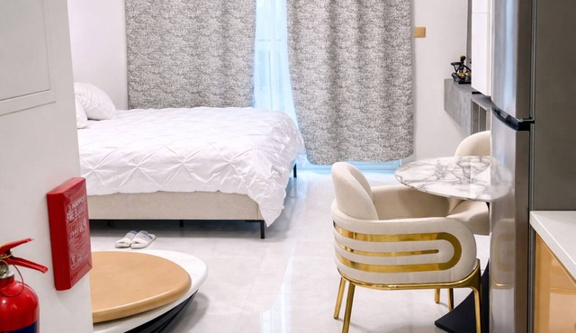 High-Floor Balcony Studio with Sunset Views Pool, Gym & Padel - Arjan Dubai