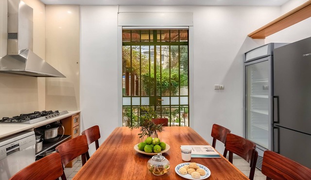Historic & Modern Home with Garden
