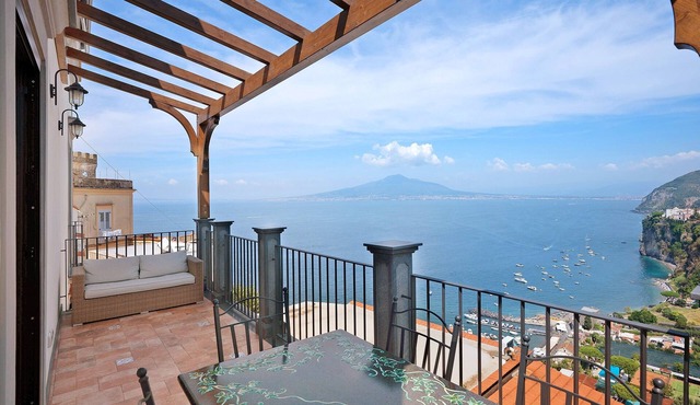 Holiday Home "Casetta Punta la Guardia" with Sea View, Private Terrace & A/C in Vico Equense (Na)