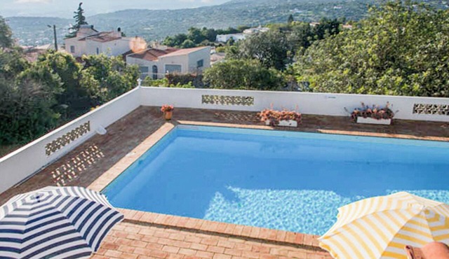 Homerez - Charming House with Private Pool in Faro in Faro