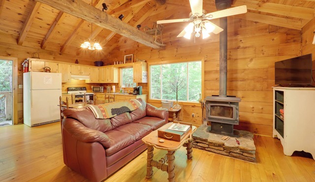 Hot Tub & Trail Access: 92-Acre Retreat in Marion! in Marion
