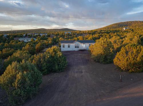 Humminbird Hideaway in Williams