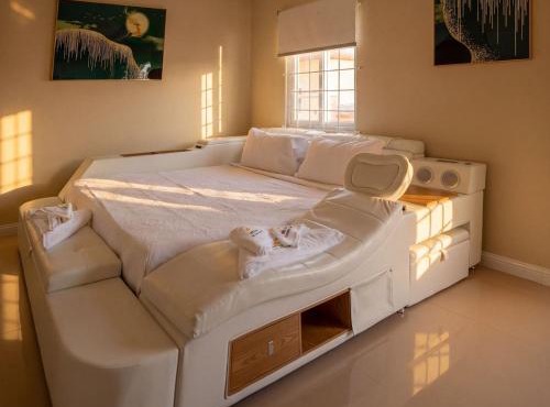 Incognito Luxury Suites in Kingston