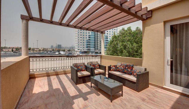 J5 Villas Holiday Homes Barsha Gardens