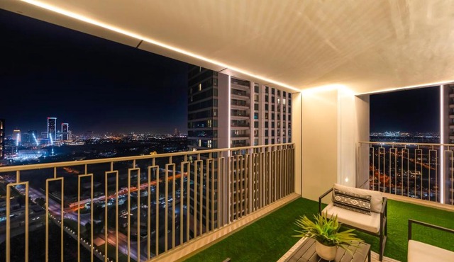 Kensington 3BR plus Maid Burj View & Dubai Mall Linked