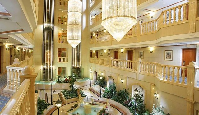 Knight Castle Hotel