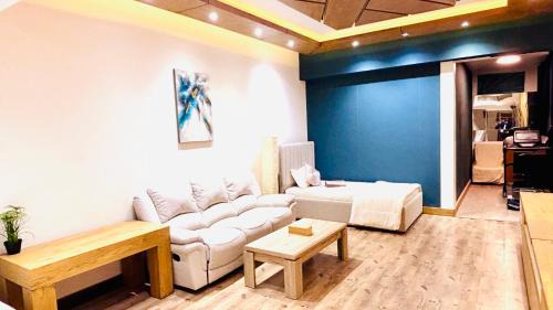 La Vista Home Stay with Parking