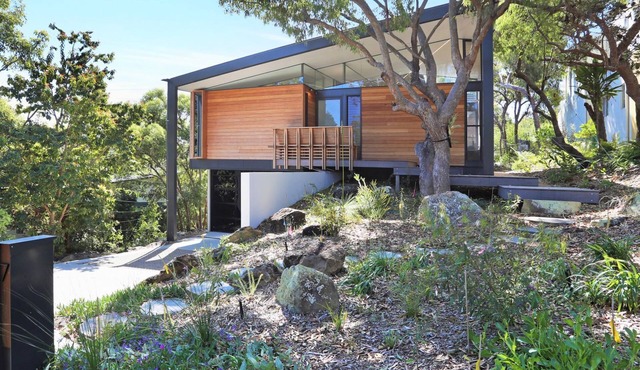 Leaf House - Walk to Beach & Sunshine Beach Village in Sunshine Beach