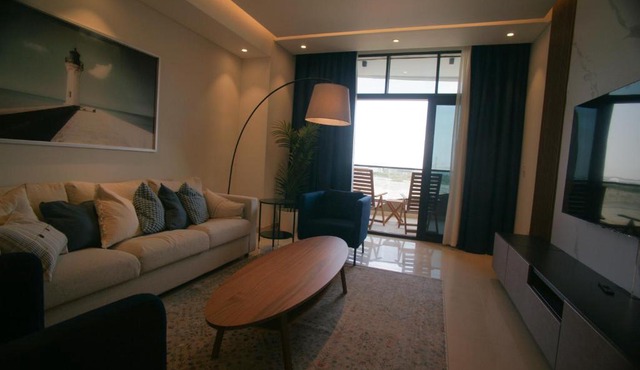 Liaqat Airport Residence Al Mouj