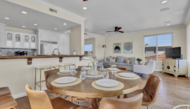 Light And Airy Penthouse Overlooking Mission Bay! in San Diego