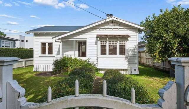 Lime Tree Cottage - Mt Roskill in Mt Roskill