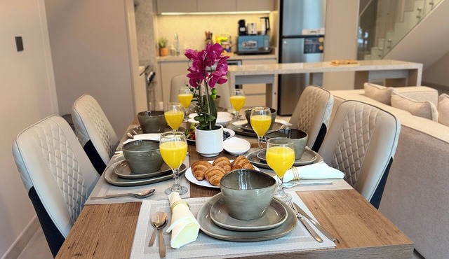 Liva Suites By Hostiva - Dubai South