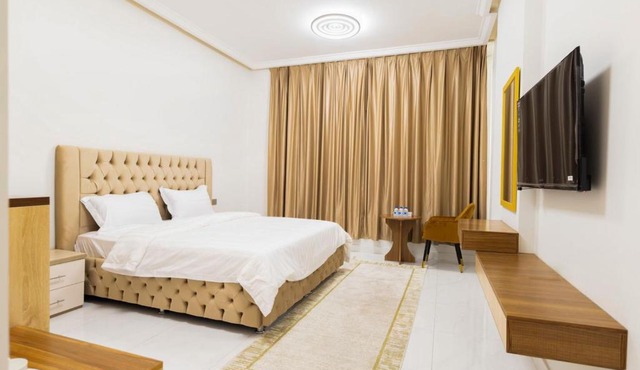 Liza Hotel