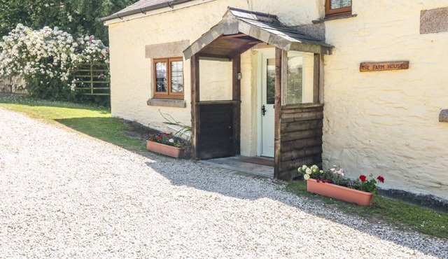 Lower West Curry Farmhouse, Launceston in Launceston