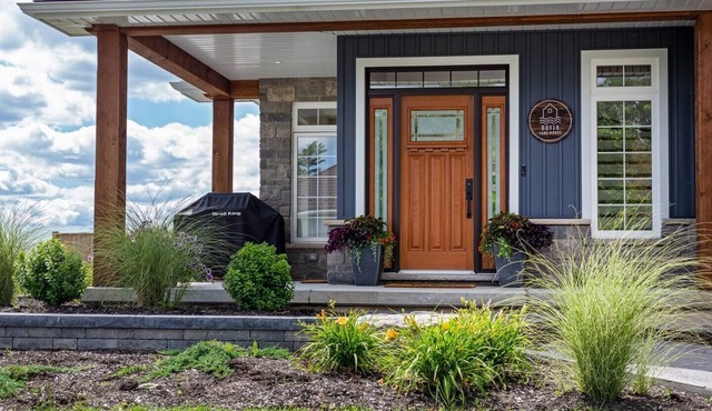 Lux Lake House on Private Beach + Peloton in Port Dover