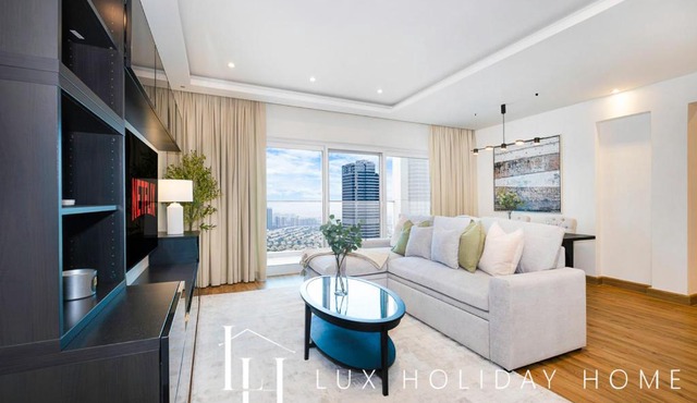 LUX The Bonnington JLT Suite