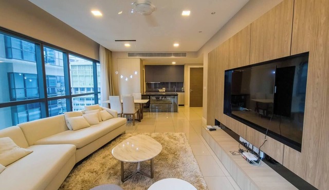 Luxe Spacious 2BR Condo KLCC 600mbps Full Furnish by La Gente Sdn Bhd in Kuala Lumpur
