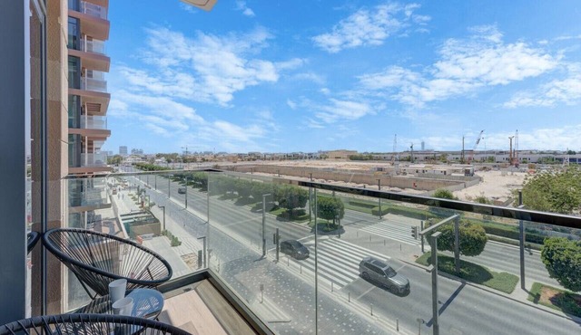 Luxurious 1 Bed l City Walk Mall, Coca-Cola Arena