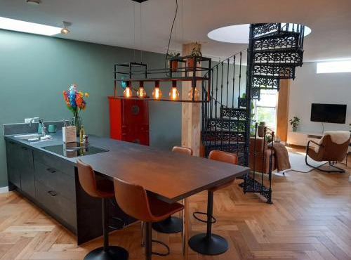 Luxurious house close to the center of Amsterdam in Oostzaan