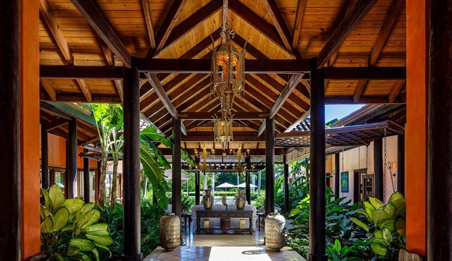 Luxurious Tropical Villa close to the beach - Great cook fully staffed