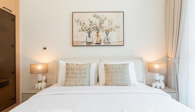 Luxury 1BR - Miracle Garden View - Skyz in Arjan