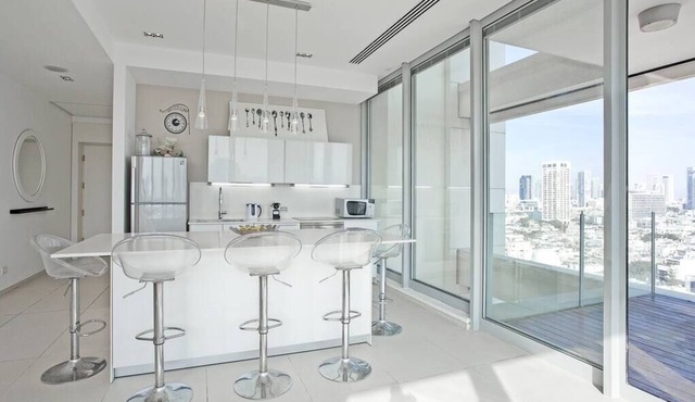Luxury 2BR in Frishman Tower SAFE ROOM