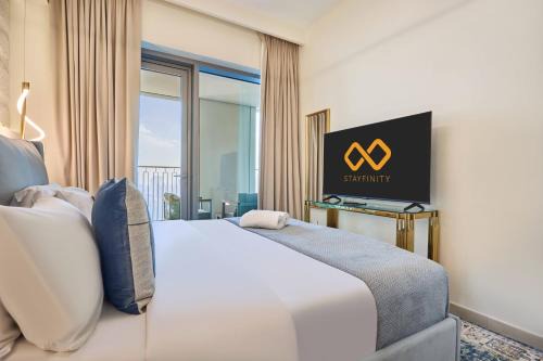 Luxury 4 Bedroom High-Floor Apartment, Spectacular Burj Khalifa & Fountain Views, Steps Away from Dubai Mall - Downtown Dubai by Stayfinity