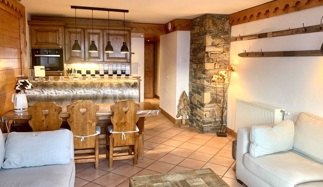 luxury apartment at the foot of the slopes, indoor pool. in Les Belleville