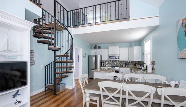 Luxury Clean House Sleeps Families of 9 Steps from Ocean Atlantic Beach & Pool in Atlantic Beach