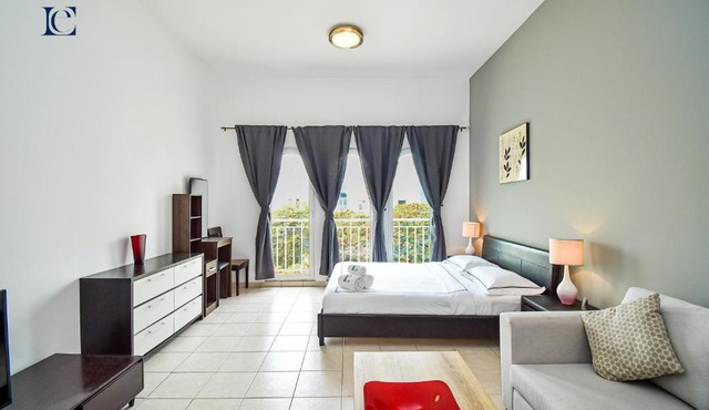 Luxury Escapes - Tranquil Studio Near Furjan Metro - Relaxing Holiday Retreat