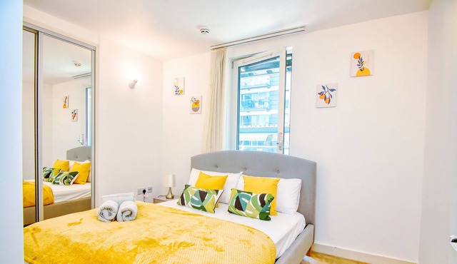 Luxury flat at Hayes near Heathrow Airport, London in Hayes