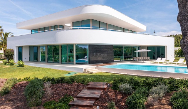 Luxury oceanside villa with pool [l] in Lagos
