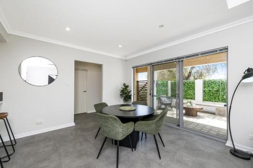 Luxury on Lewes - 3BR Free Wi-Fi in Perth
