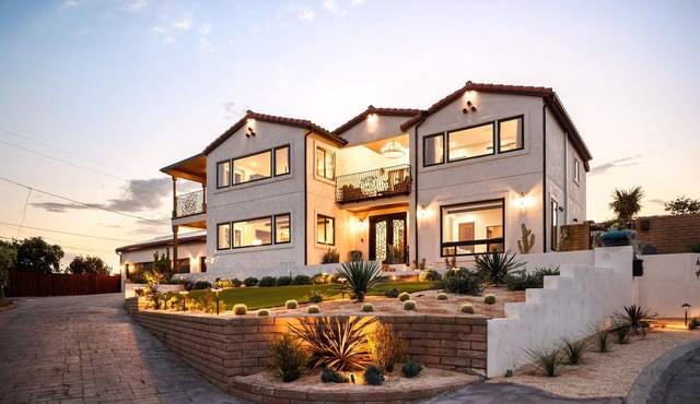 Luxury Point Loma Retreat, Pool, Spa, Views in San Diego