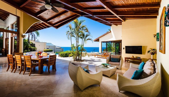 Luxury Sunset Villa with Direct Acces to the Flamingo Beach