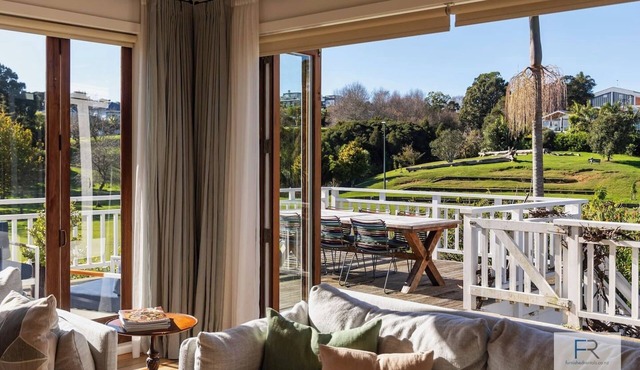 Magnificent Parkside Retreat