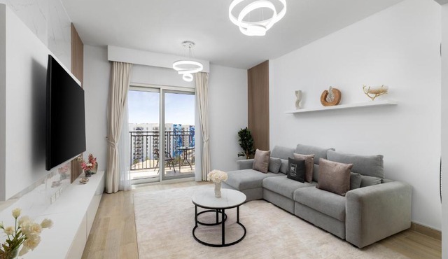 Maison Privee - Sleek Yas Getaway with Ferrari World and Canal Views