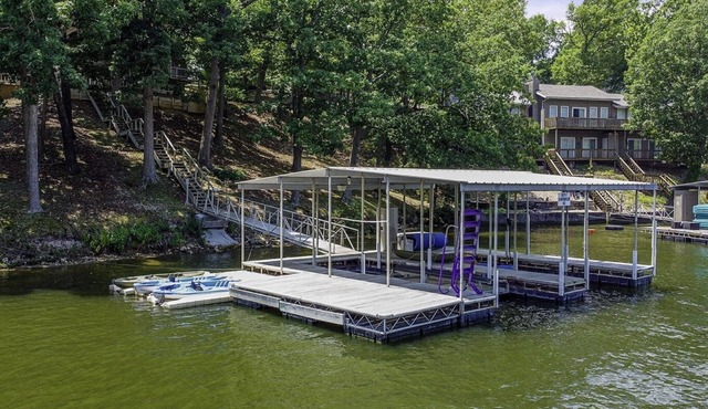 Making Lake Memories, Water Toys, Launch area/Dock/Slip, Fire pit, parking for group. in Linn Creek