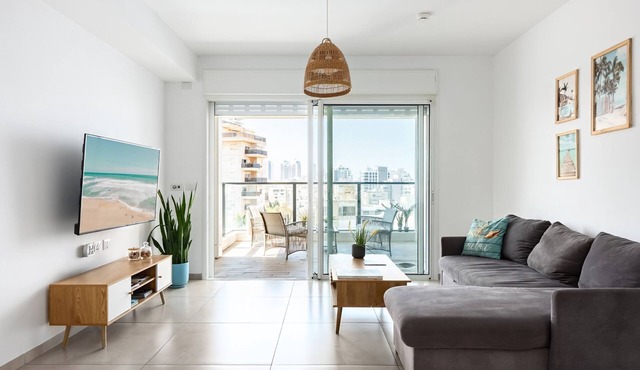 MAMAD - Sea Breeze Netanya Retreat by Sea N Rent
