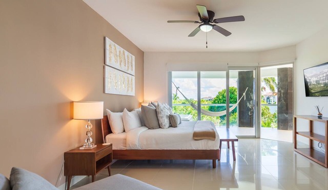 Mareazul Casa Sol (norte) by RedAwning in Playa del Carmen